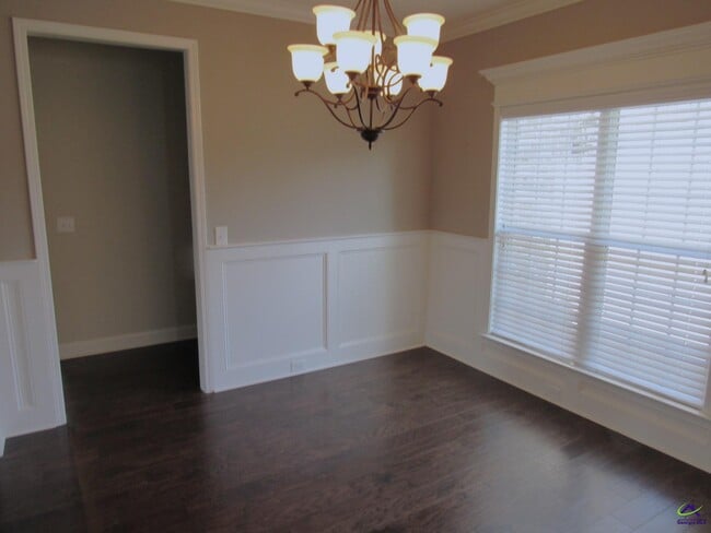 Building Photo - 110 Sandringham Ct