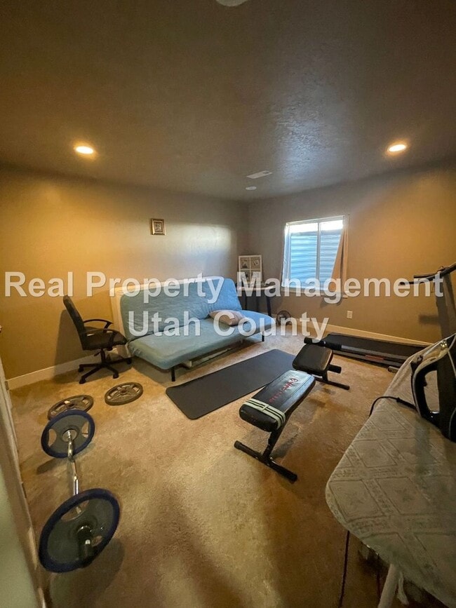Building Photo - 6 bedroom home in Lehi