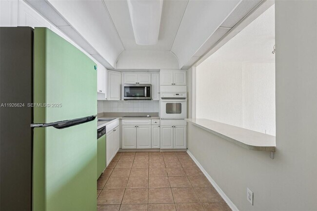 Building Photo - 19390 Collins Ave