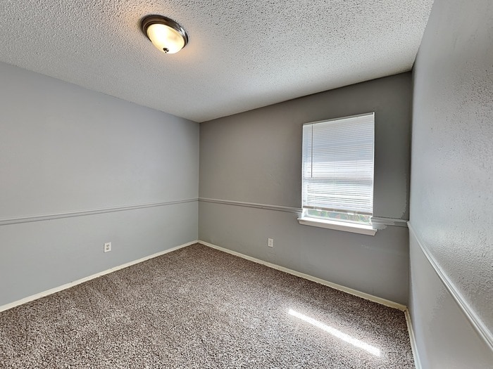 Building Photo - 1609 Parkhaven Dr