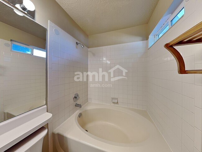 Building Photo - 3595 S Feulner Dr