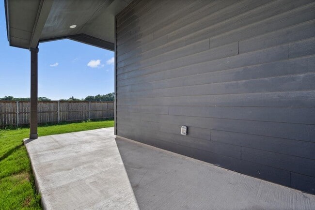 Building Photo - 829 Blue Oak Blvd