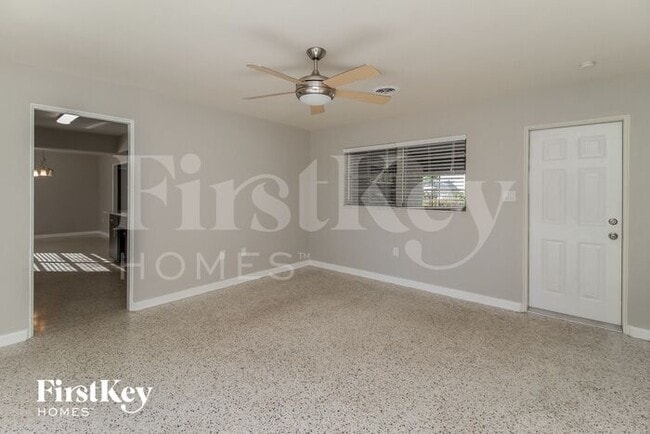Building Photo - 909 Fort Ln Dr