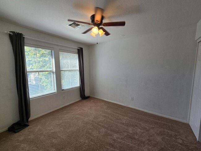 Building Photo - 1977 E Emily Ln