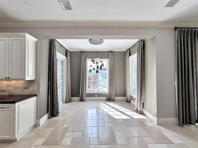 Building Photo - 1744 SE 9th St