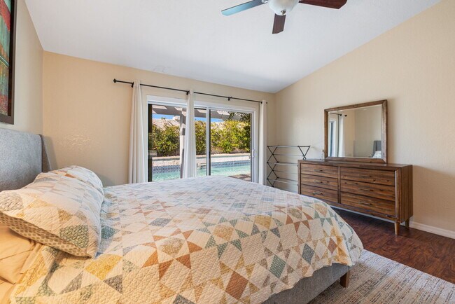 Building Photo - 43911 La Carmela Dr