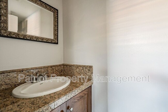 Building Photo - 8331 E Thomas Rd