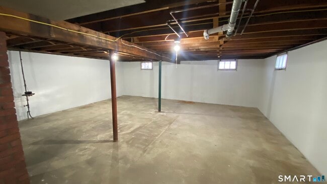 Building Photo - 178 Edgewood Dr