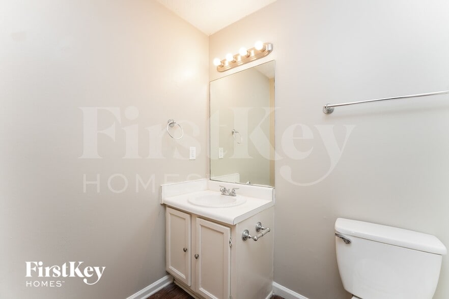 Building Photo - 3724 Red Rose Ct