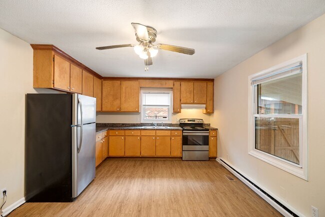 Building Photo - Available Now: Single Family Home Downtown Durham