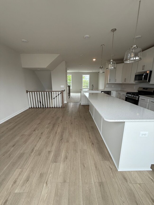 Building Photo - NEW Construction - 3 Bed Townhome in the City!