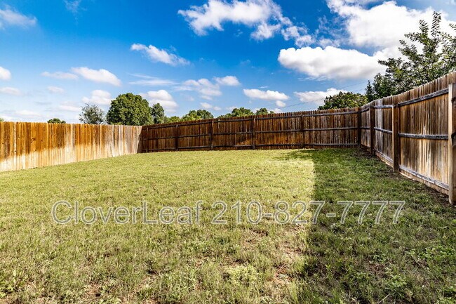 Building Photo - 255 Kinsley Wy
