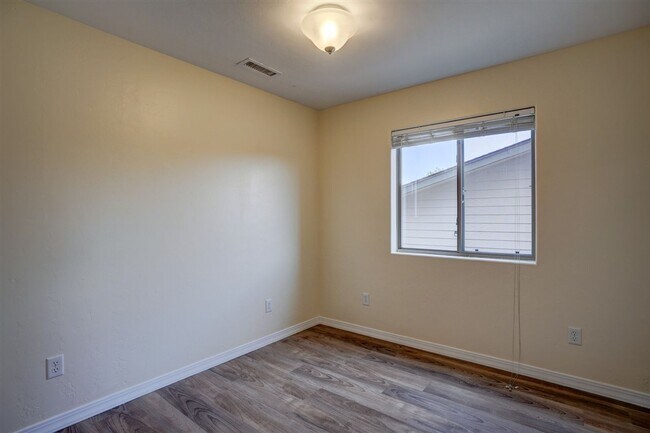 Building Photo - Large 4 bed, 3 bath home in Prescott for R...