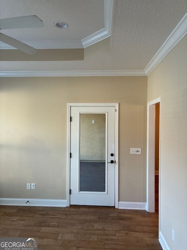 Building Photo - 102 Miller Ct