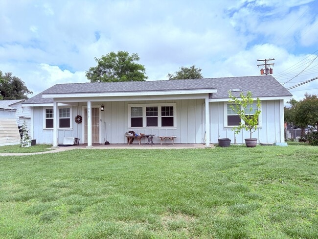 Building Photo - 2577 Beaumont St