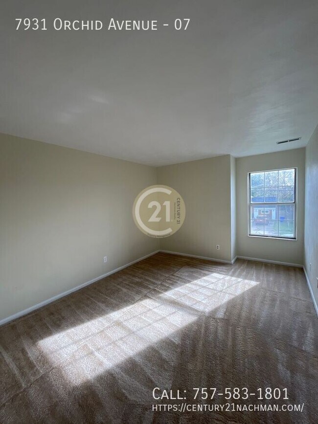 Building Photo - 7931 Orchid Ave