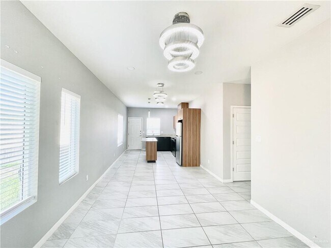 Building Photo - 14 Bella Costa Dr