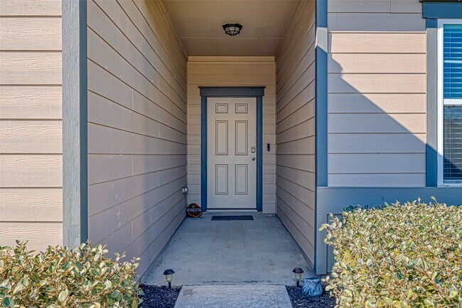 Building Photo - 10133 Pappas Dr