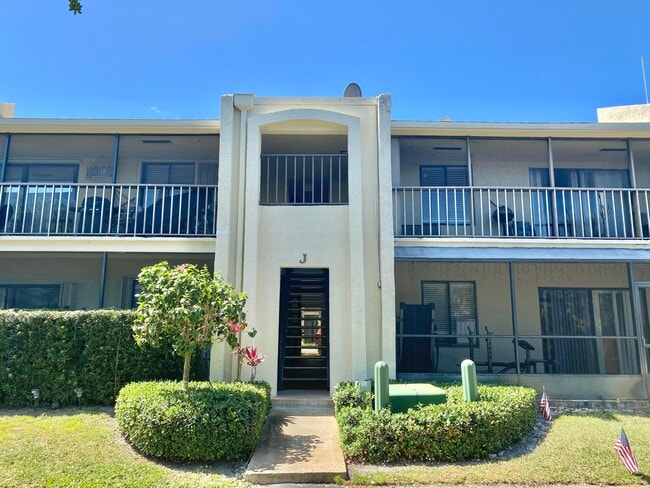 Building Photo - 150 Pineview Rd