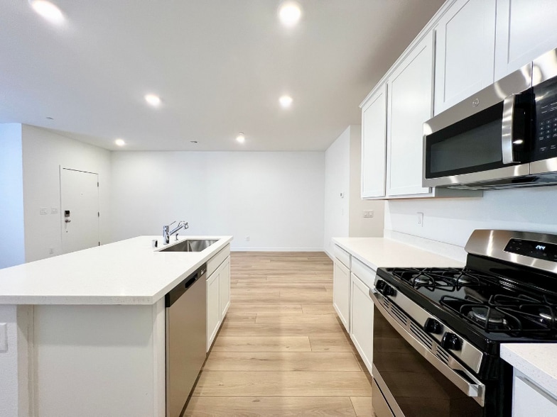 Building Photo - 1546 Eva Xing Pl