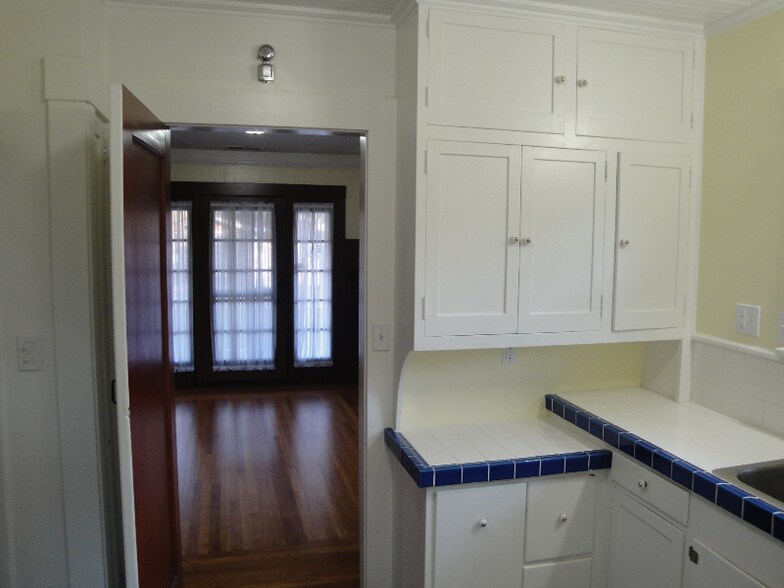 Building Photo - 346 Carrillo St