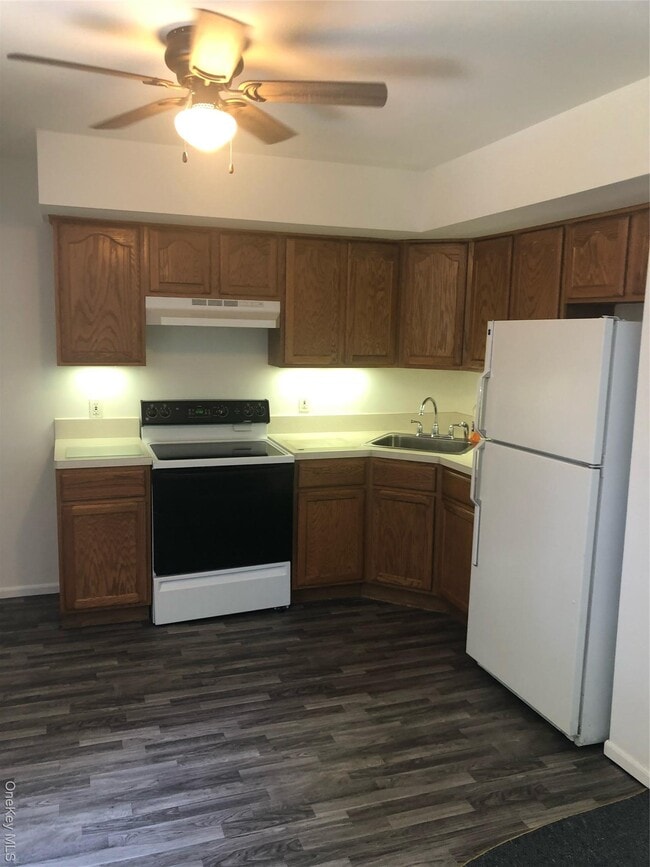 Building Photo - 126 Barraud Dr