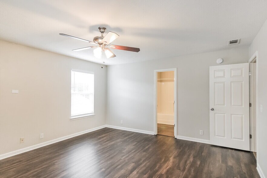 Building Photo - 809 Winchester Cl