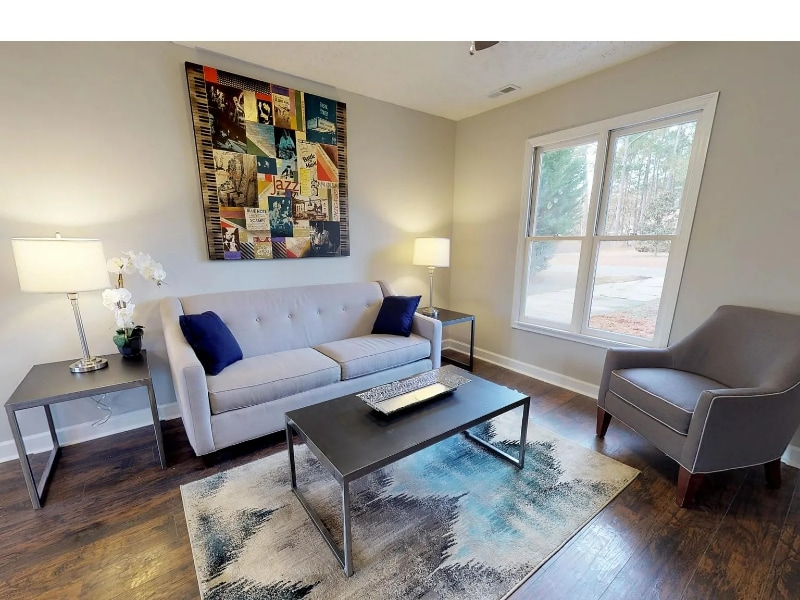 Building Photo - 1515 Doncaster Dr