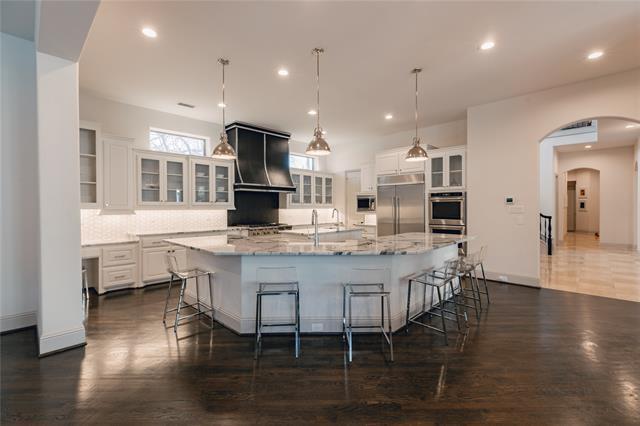 Building Photo - 9006 Rockbrook Dr
