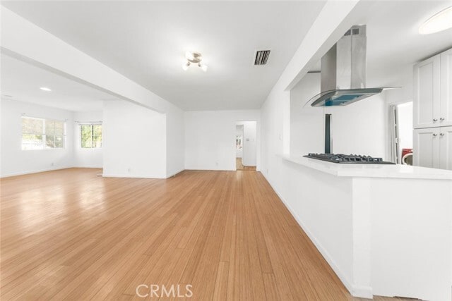 Building Photo - 19148 Saticoy St