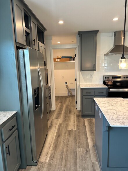 Building Photo - 148 Mission Dr