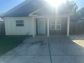 Building Photo - 3009 Reid Ave