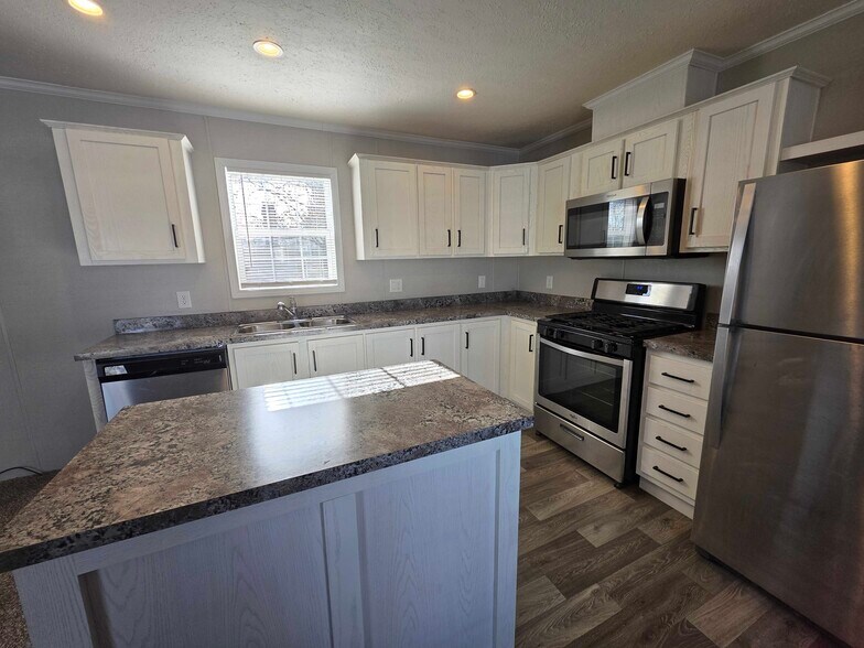 Building Photo - 3730 Birch St