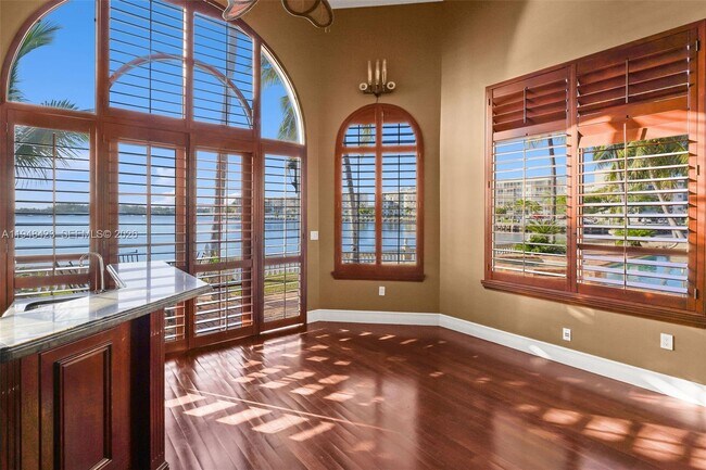 Building Photo - 3283 NE 171 St