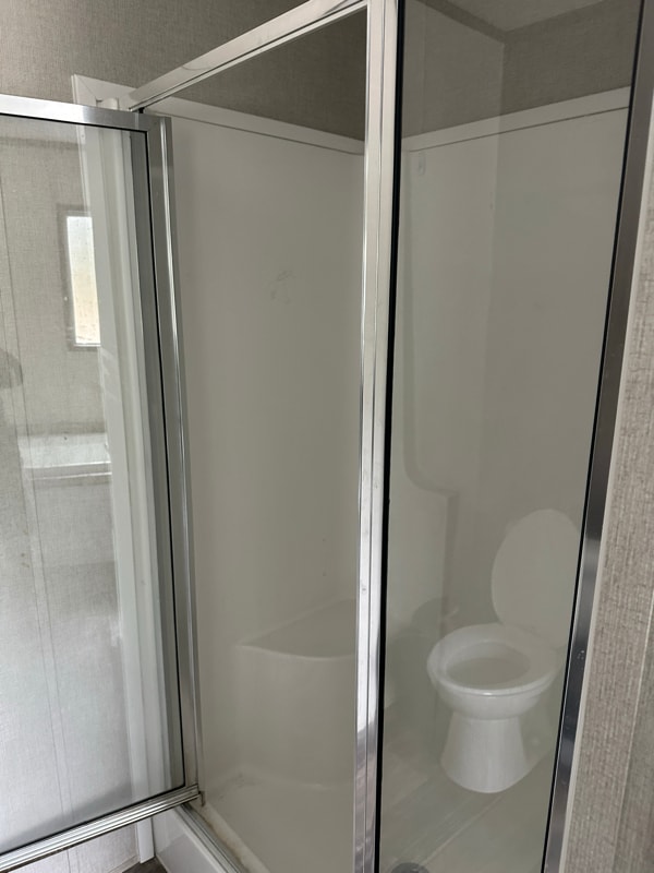 Building Photo - 5565 Bermuda Dr