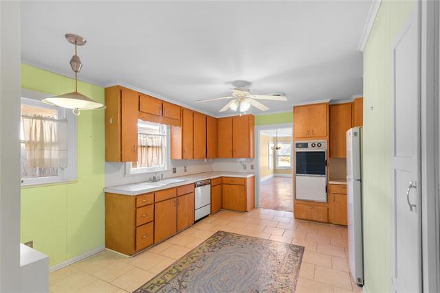 Building Photo - 3618 Gilbert Dr