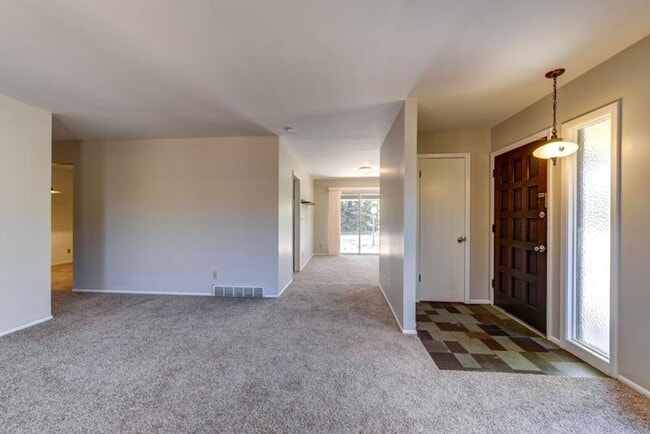Building Photo - 4125 Apache Rd