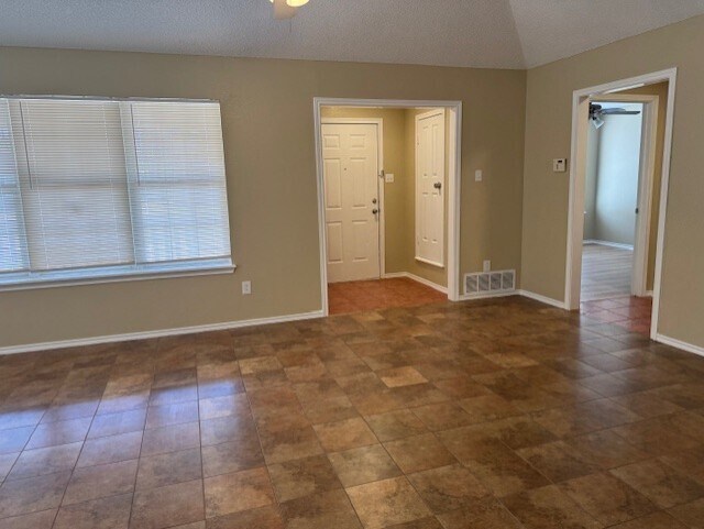 Building Photo - 2516 26th St