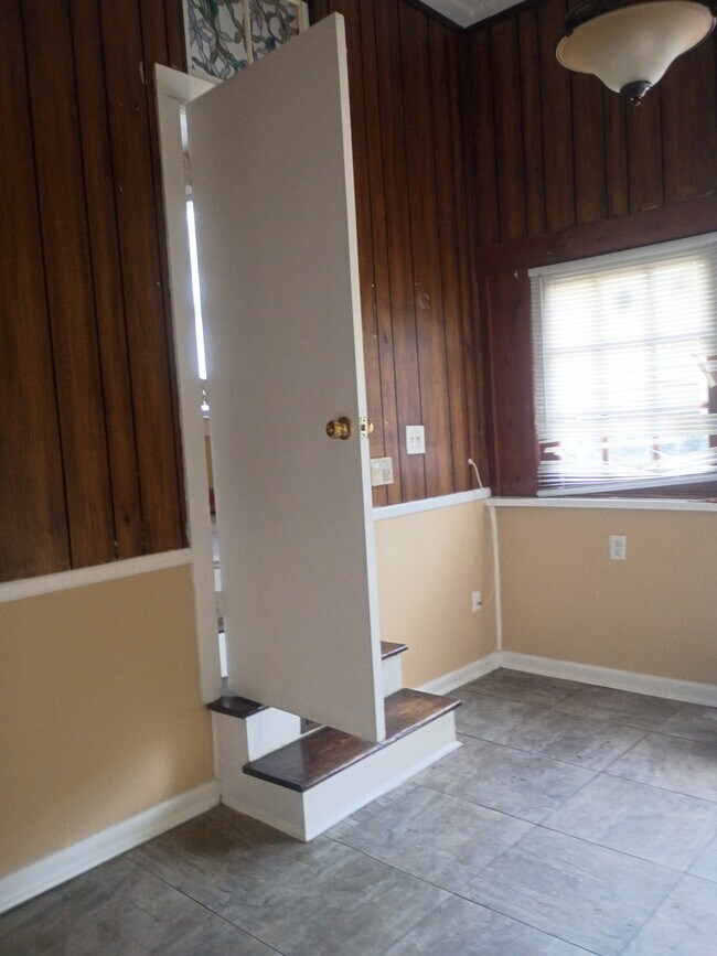Building Photo - 2636 Ferrara Dr