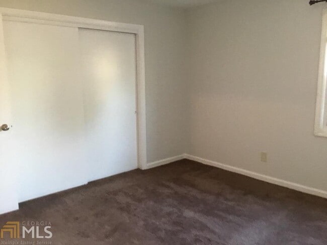 Building Photo - 3121 Colonial Way