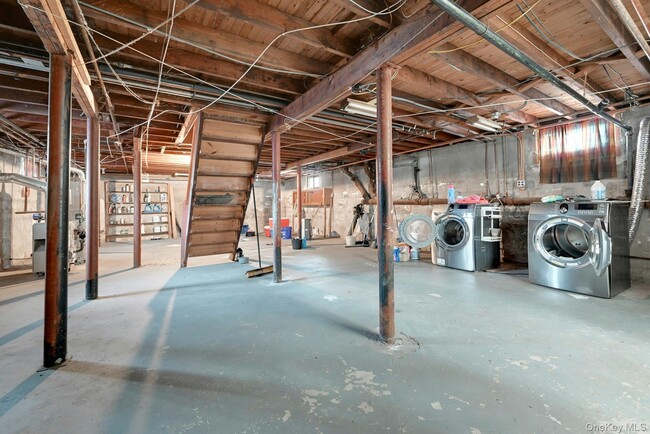 Building Photo - 42 Williams Ave