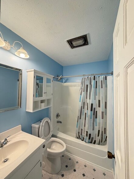 Building Photo - 7718 New Jersey Ave