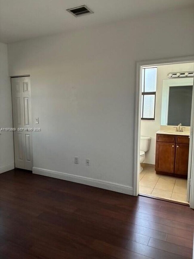 Building Photo - 8848 NW 101st Pl