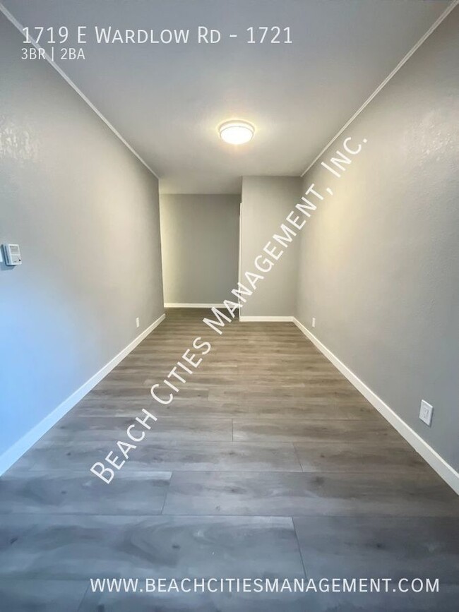 Building Photo - 3-Bedroom, 2-Bathroom Remodeled Lower-Leve...