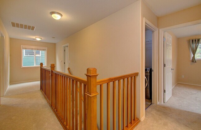 Building Photo - Salmon Creek 4 bd 2.5 ba Available Now!