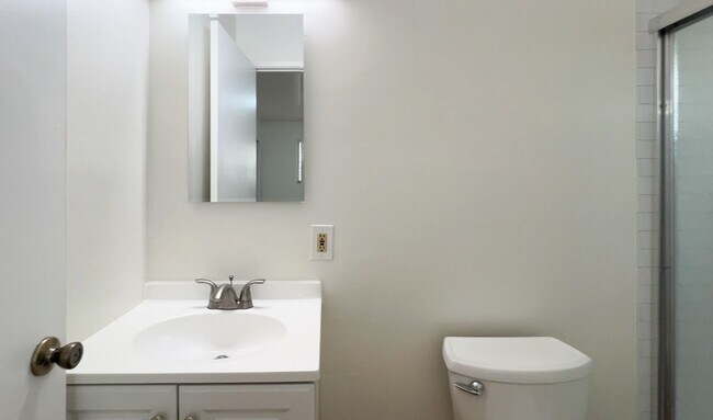 Building Photo - Updated Three Bedroom Napa Home