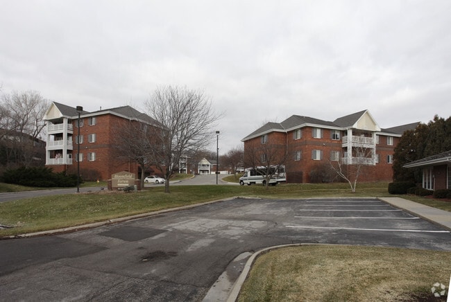 Primary Photo - Bloomfield Forum 55+ Community