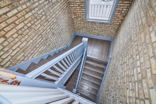 Building Photo - 5709 W Seminole St