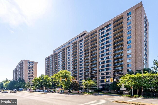 Building Photo - 3713 S George Mason Dr