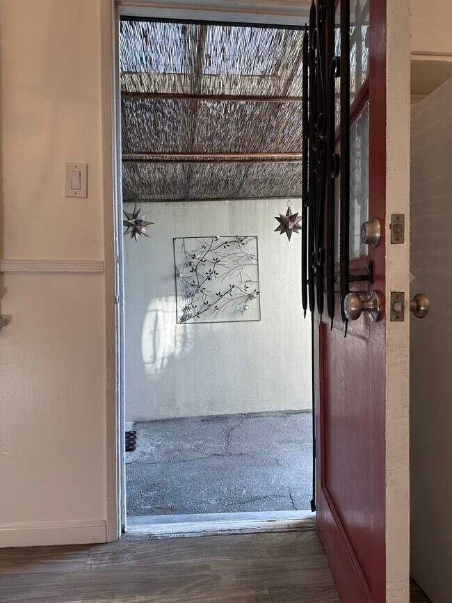 Building Photo - 6024 Dauphin Ave